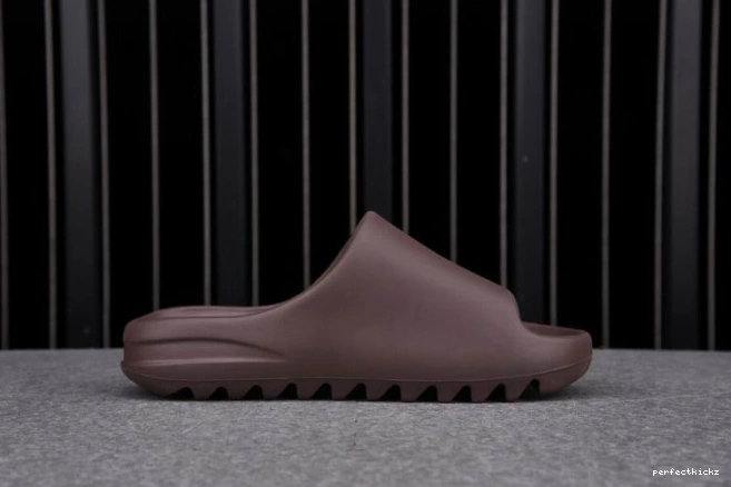 G55495 Yeezy Adidas Soot Slide 0717
